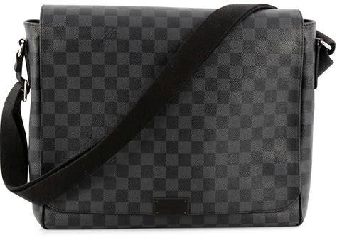 LOUIS VUITTON Damier Graphite District GM